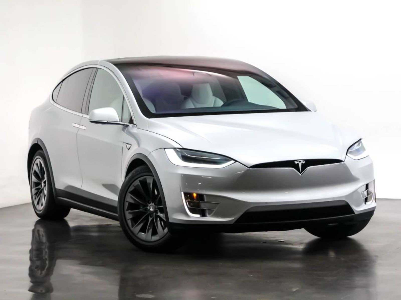 Pre Owned 2018 Tesla Model X 100d All Wheel Drive Suv