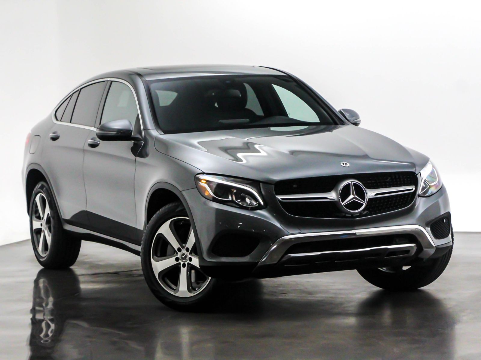 Certified Pre Owned 17 Mercedes Benz Glc Glc 300 Coupe In Newport Beach Mp Fletcher Jones Motorcars